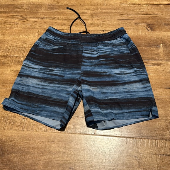Lululemon Channel Cross Short *7" Updated
High Tide Multi - Picture 2 of 5